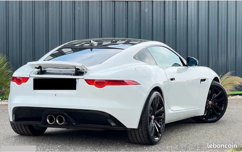 Jaguar F-Type 2015 photo 2