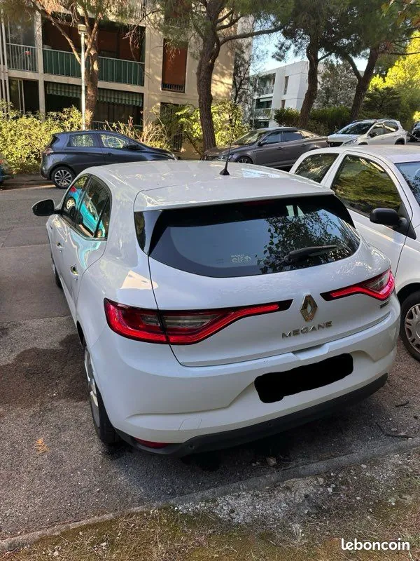 Renault Megane 2017 photo 2