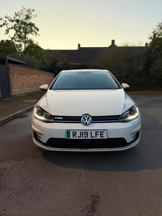 Volkswagen E-Golf 2019 photo 2