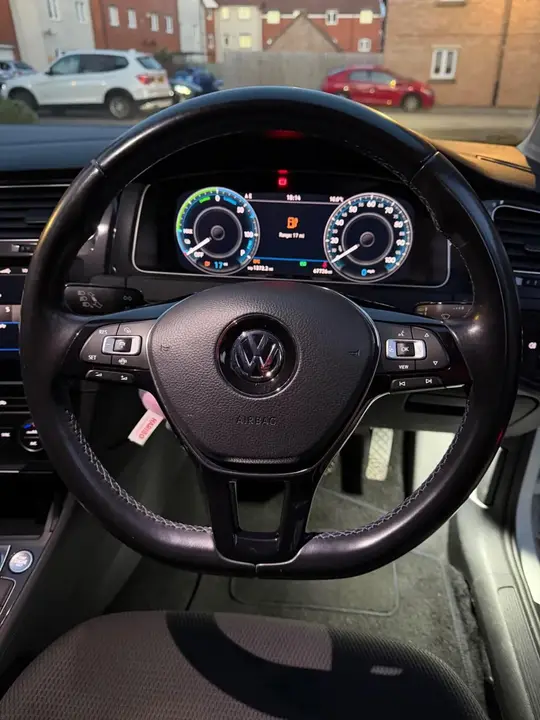 Volkswagen E-Golf 2019 photo 5