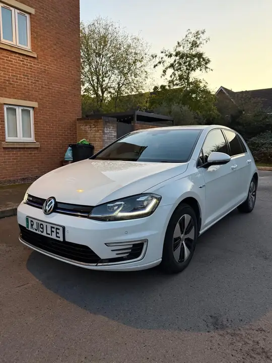 Volkswagen E-Golf 2019 photo 3