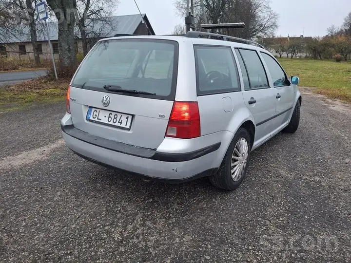 Volkswagen Golf 4 2000 photo 3