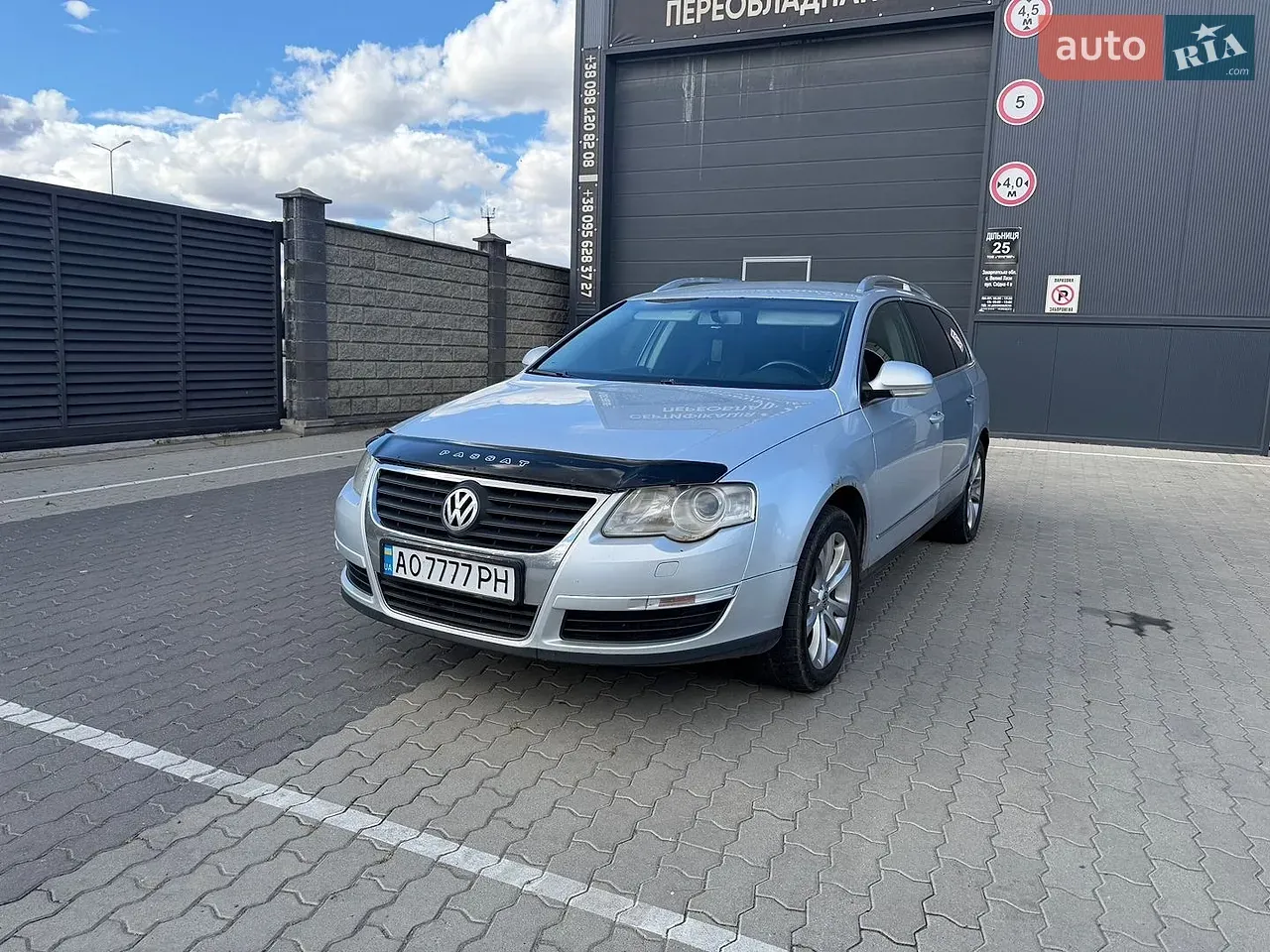 Volkswagen Passat 2009 photo 2
