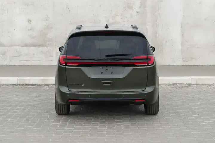 Chrysler Pacifica 2027 photo 5