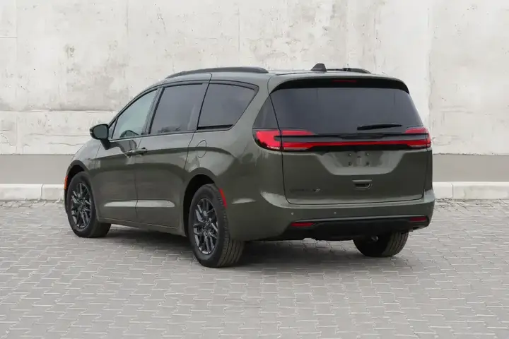 Chrysler Pacifica 2027 photo 4