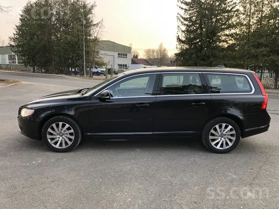 Volvo V70 2012 photo 2