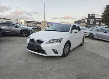 Lexus Ct 200H 2015 photo 2