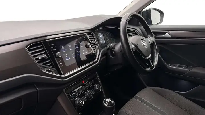 Volkswagen T-Roc 2019 photo 2