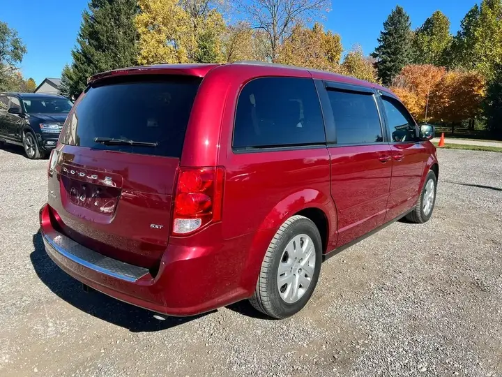 Dodge Grand Caravan 2015 photo 5