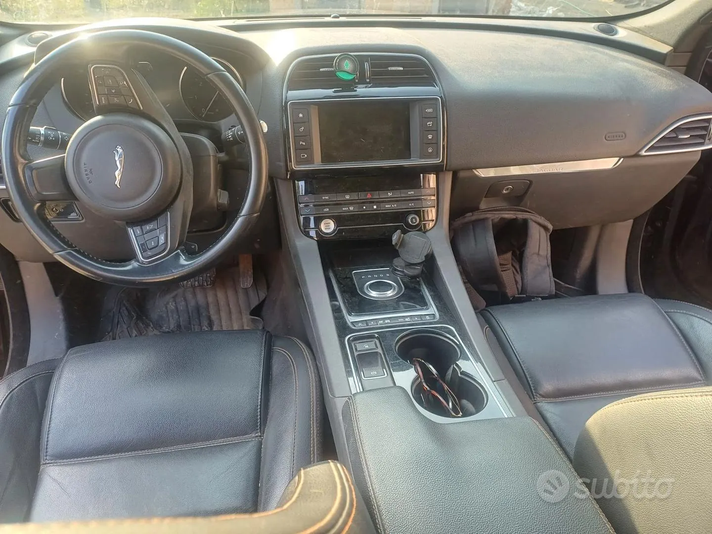 Jaguar F-Pace 2016 photo 5
