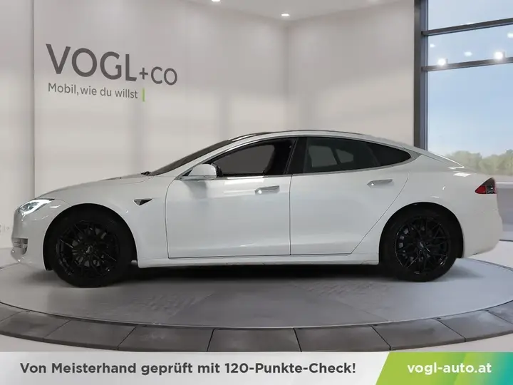 Tesla Model S 2020 photo 2