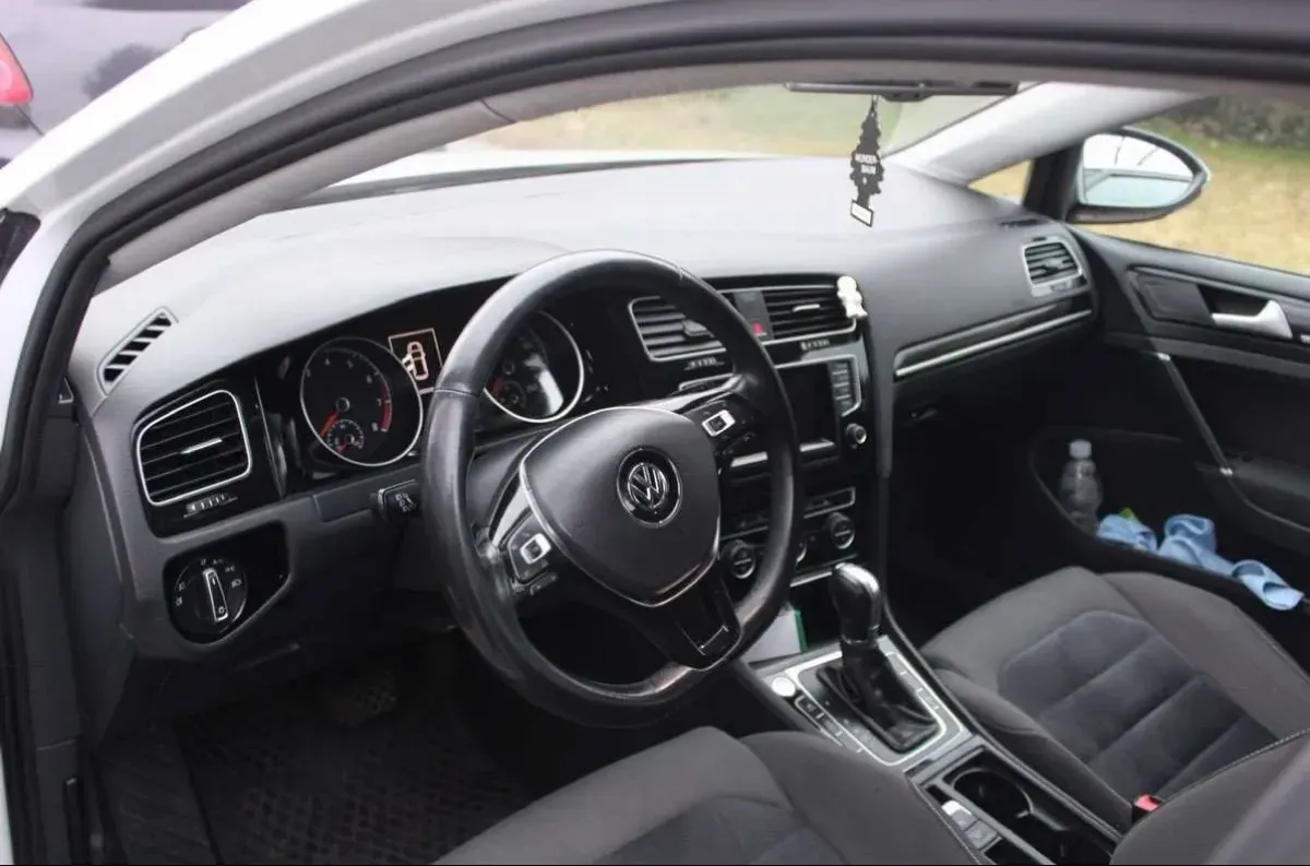 Volkswagen Golf 2013 photo 2