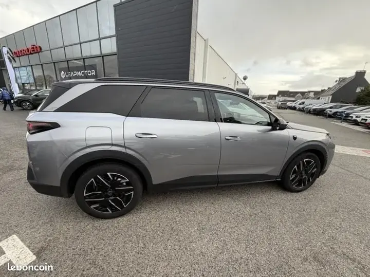 Peugeot 5008 2024 photo 4