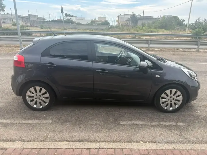 Kia Rio 2012 photo 4