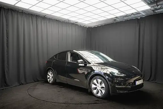 Tesla Model Y 2023 photo 5