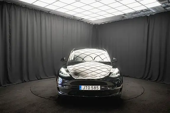 Tesla Model Y 2023 photo 4