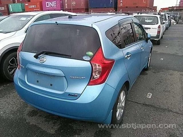 Nissan Note Medalist 2013 photo 4