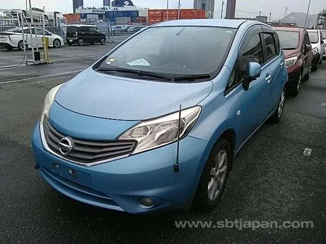 Nissan Note Medalist 2013 photo 2