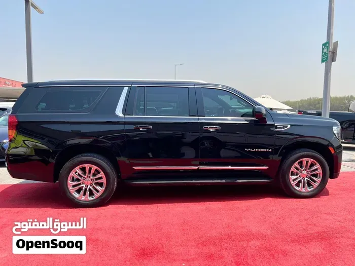 GMC Yukon 2023 photo 2