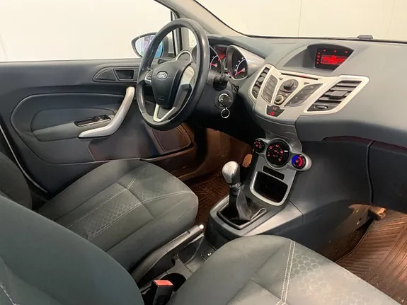Ford Fiesta 2011 photo 5