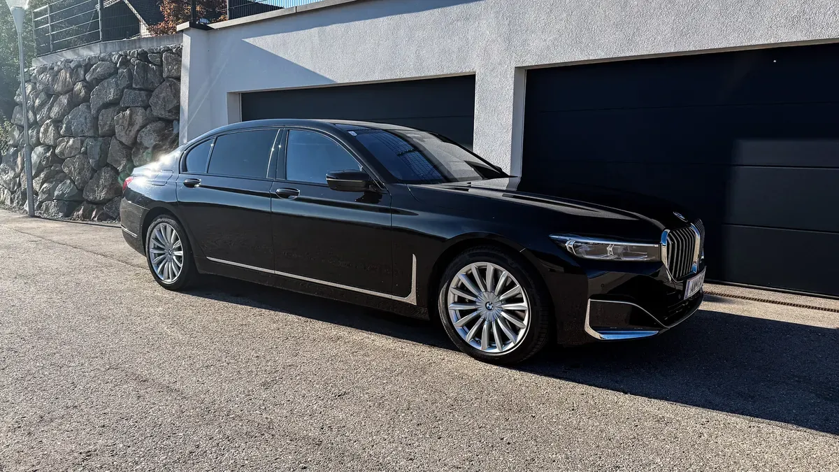 BMW 7 Series 2021 photo 3