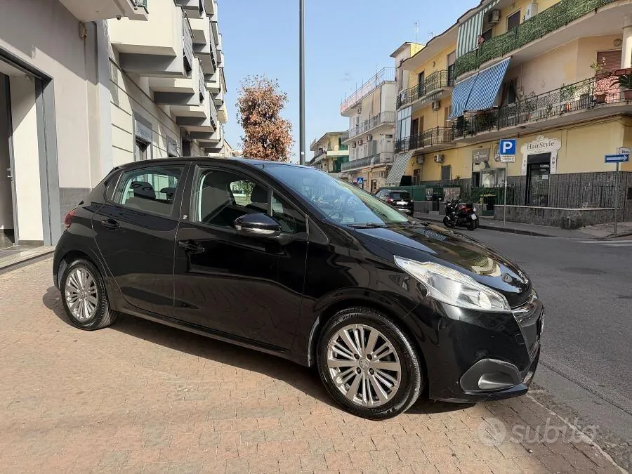 Peugeot 208 2018 photo 2