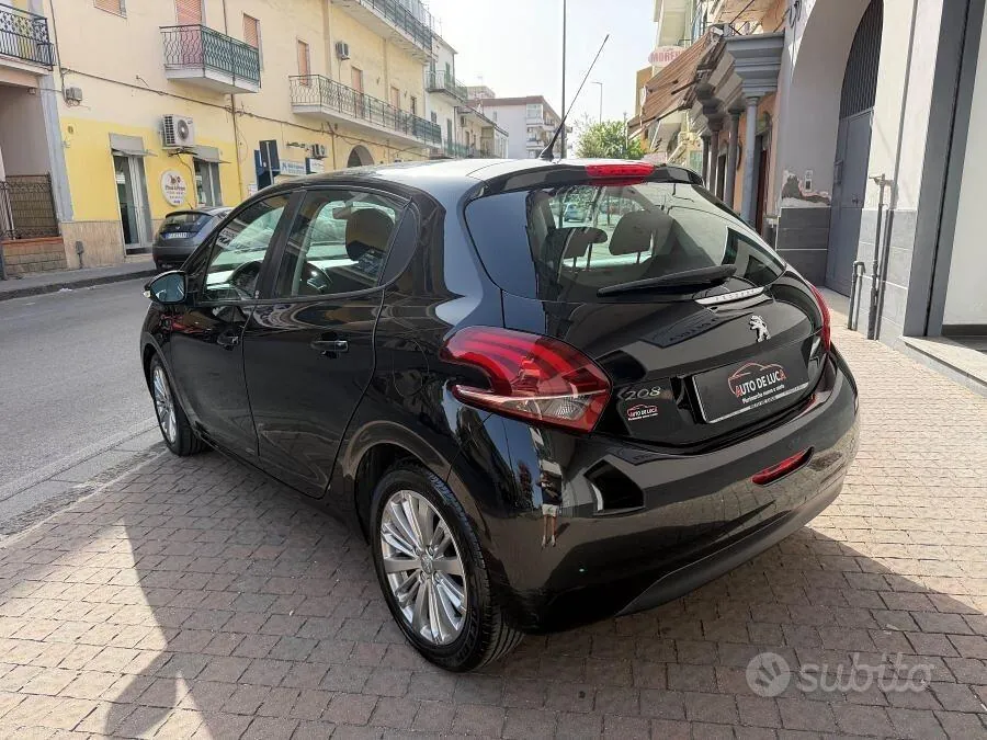 Peugeot 208 2018 photo 4