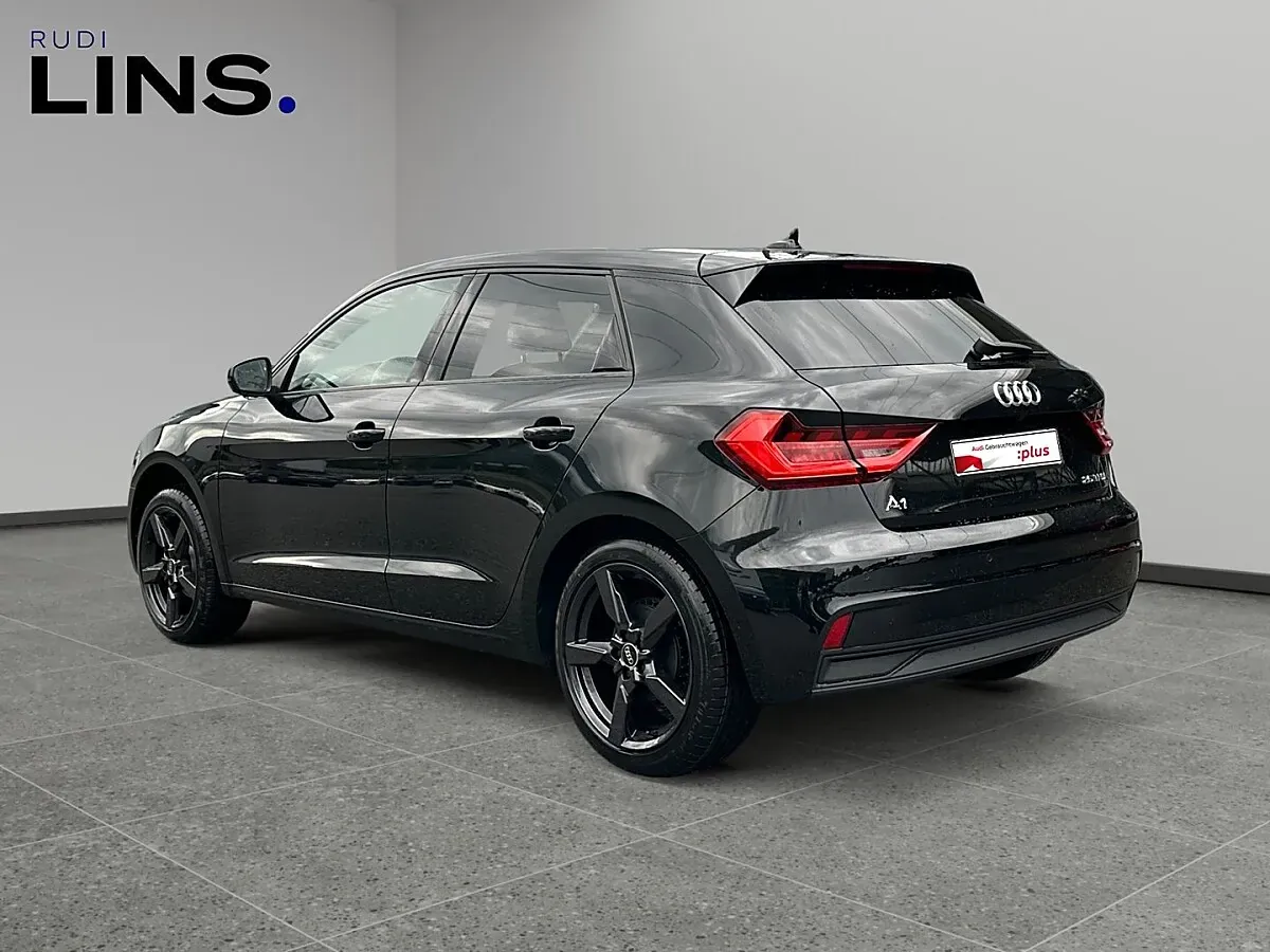 Audi A1 2025 photo 3