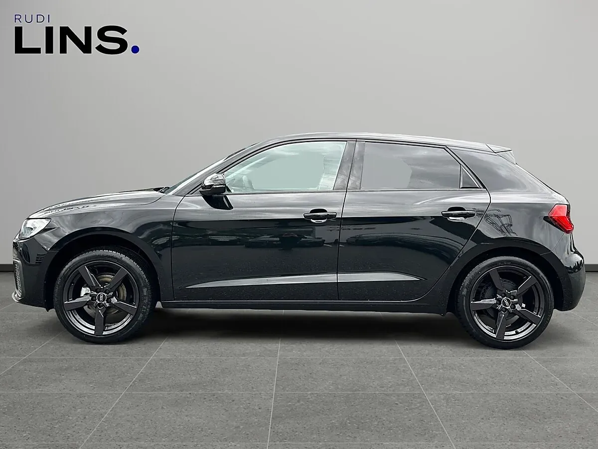 Audi A1 2025 photo 2