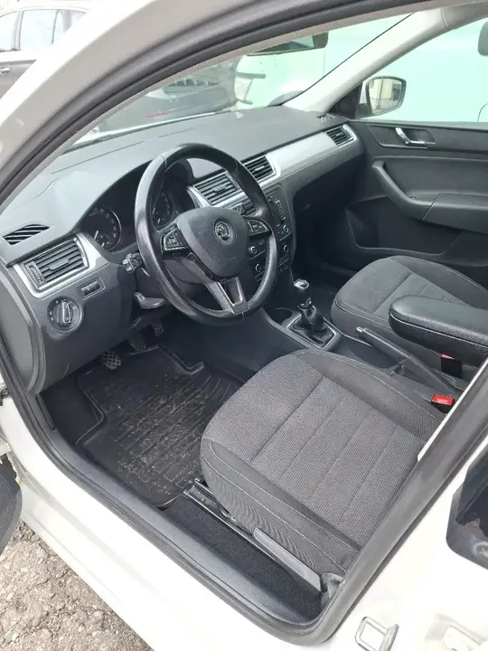 Skoda Rapid 2014 photo 3