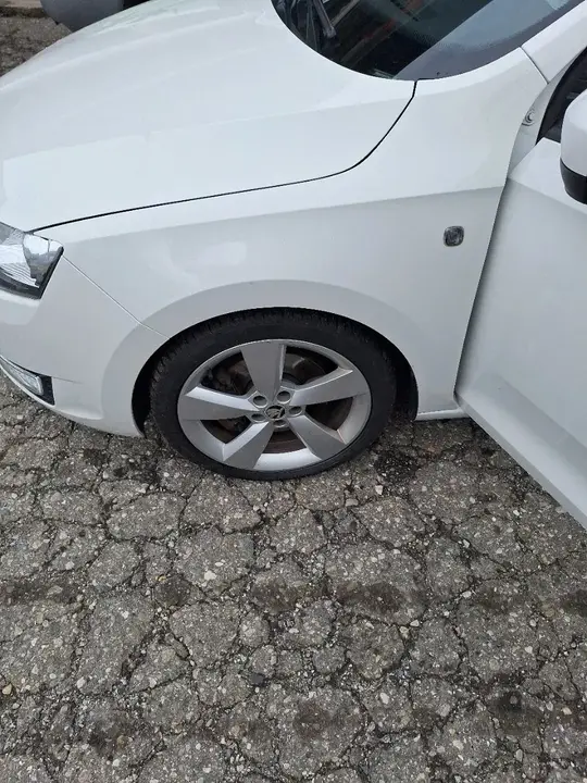 Skoda Rapid 2014 photo 2