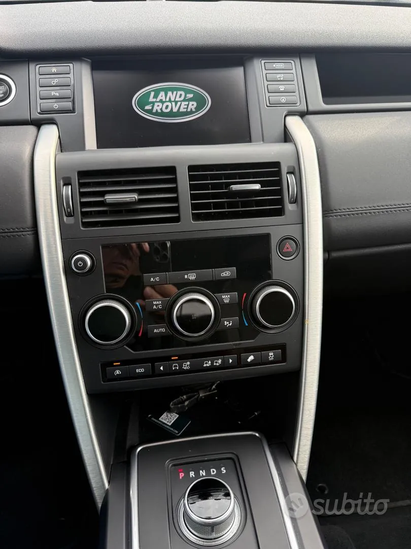 Land Rover Discovery Sport 2017 photo 5