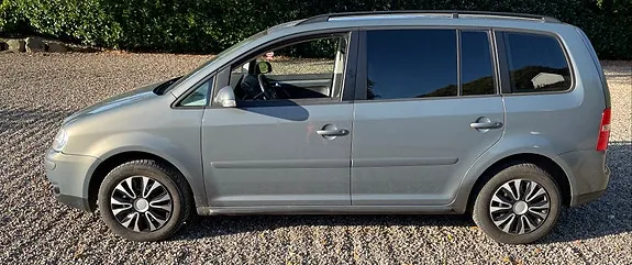 Volkswagen Touran 2006 photo 3