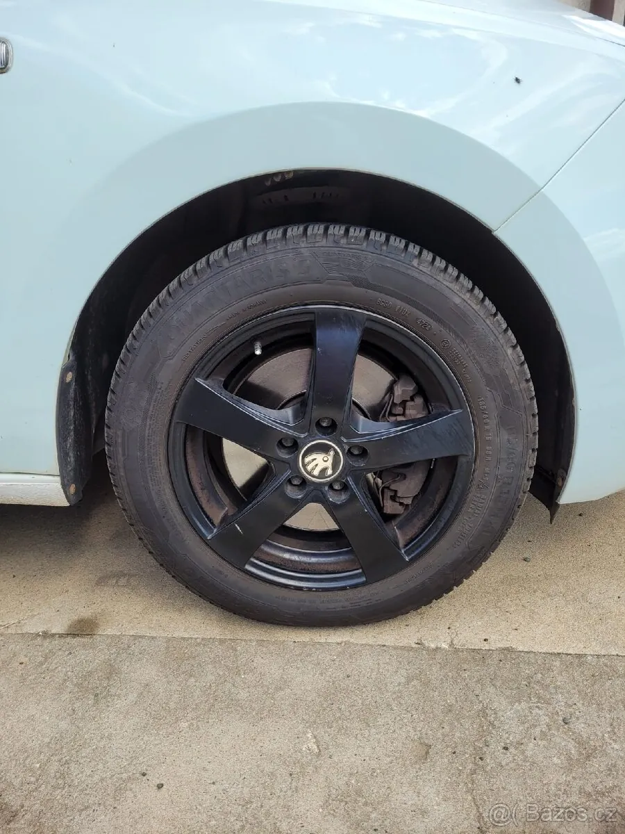 Skoda Rapid 2015 photo 2
