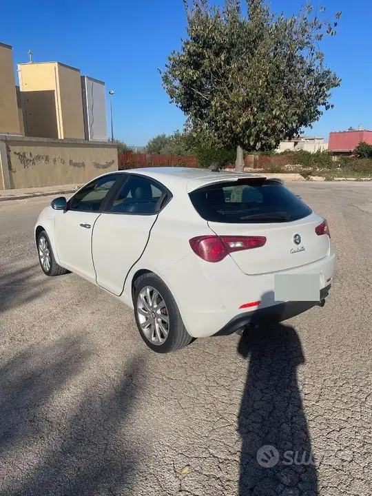 Alfa Romeo Giulietta 2011 photo 4