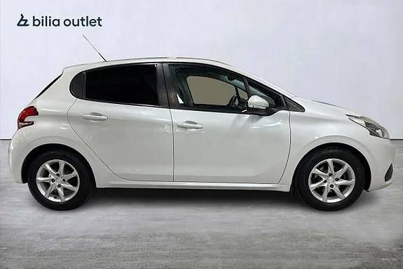 Peugeot 208 2015 photo 5