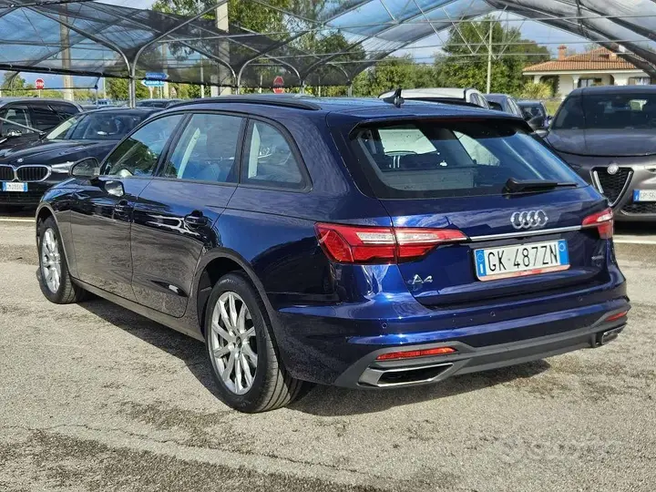 Audi A4 Avant 2022 photo 4