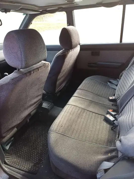 Nissan Sunny 1990 photo 2