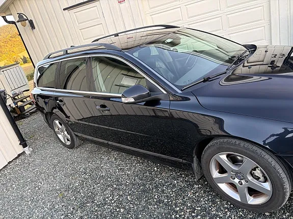 Volvo V70 2010 photo 3