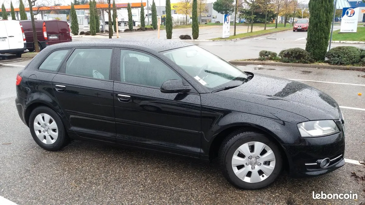Audi A3 2012 photo 2