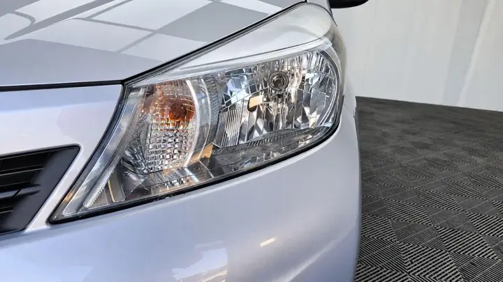 Toyota Yaris 2012 photo 5