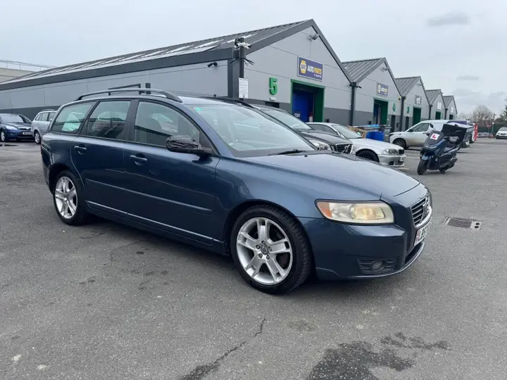 Volvo V50 2008 photo 2