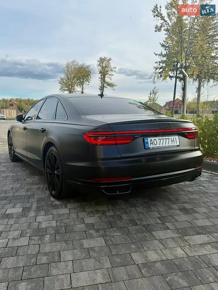 Audi A8 2018 photo 2