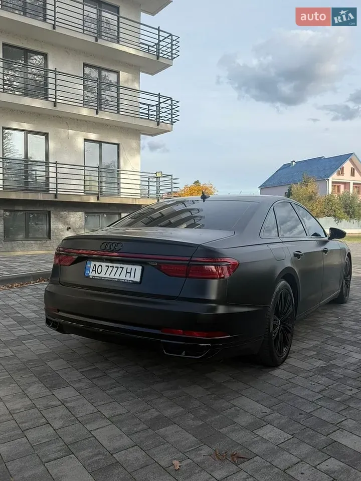 Audi A8 2018 photo 5