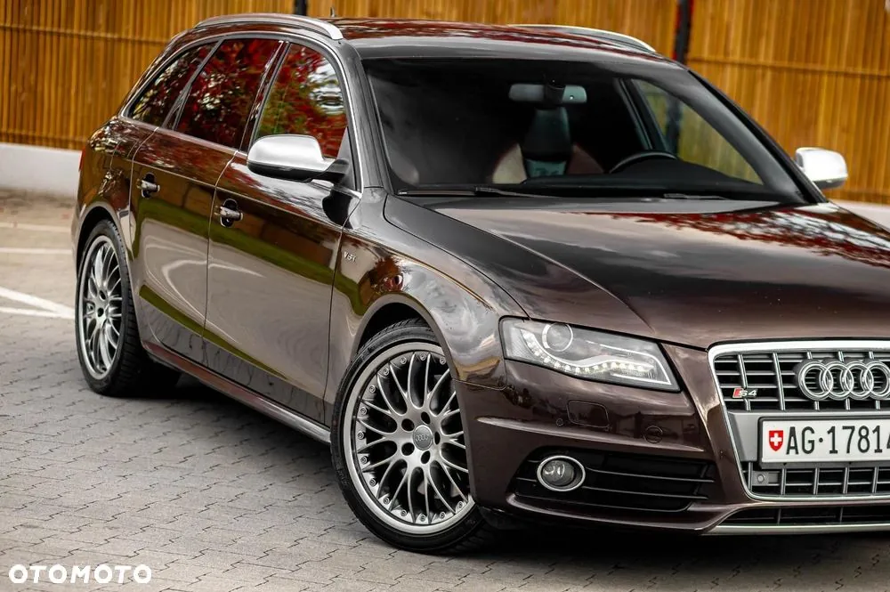 Audi S4 Avant 2010 photo 4