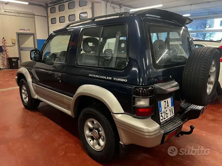 Mitsubishi Pajero 1996 photo 2