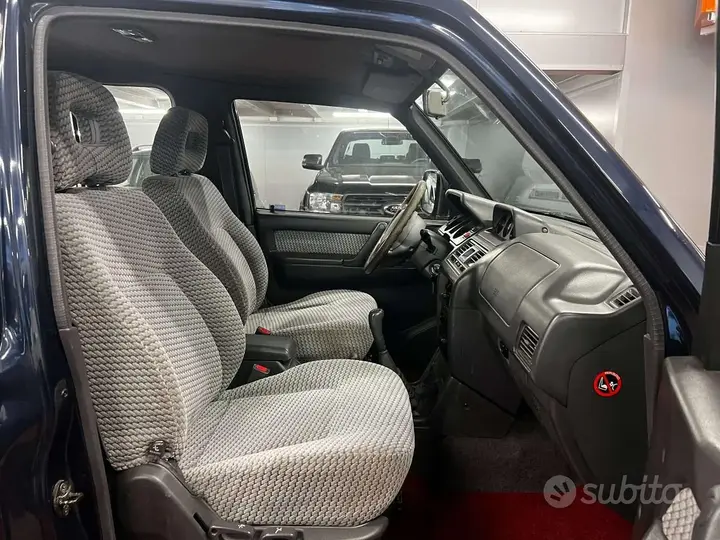 Mitsubishi Pajero 1996 photo 5