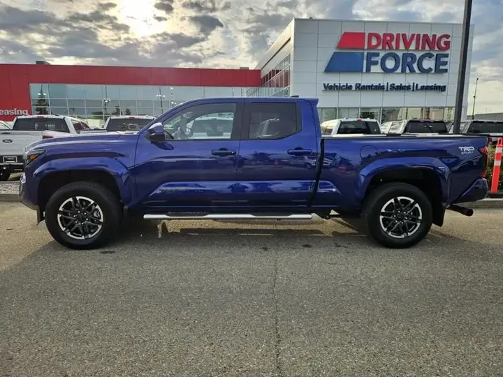 Toyota Tacoma 2025 photo 2