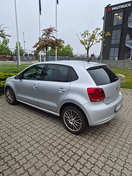 Volkswagen Polo 2014 photo 2