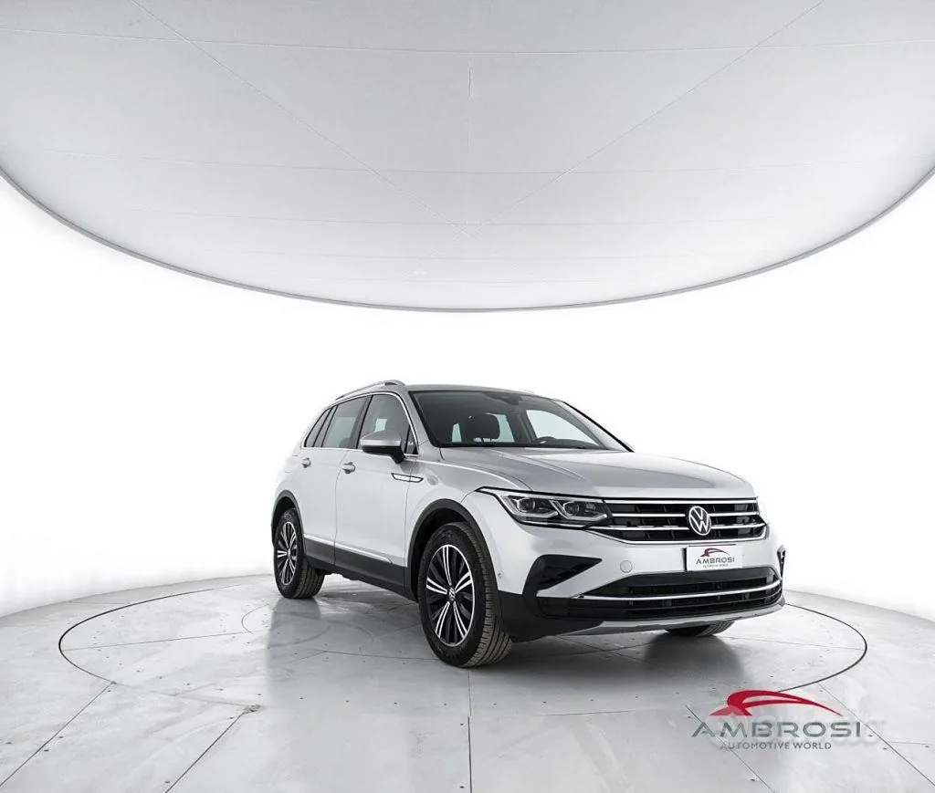 Volkswagen Tiguan 2024 photo 2